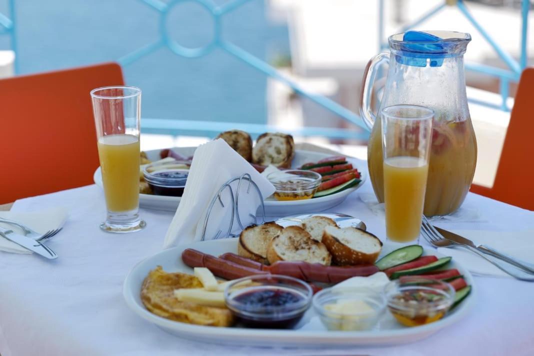 Blue Heaven Hotel Sarandë Buitenkant foto