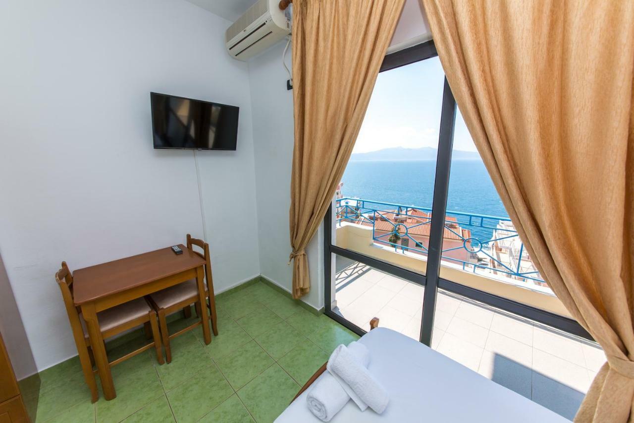 Blue Heaven Hotel Sarandë Buitenkant foto